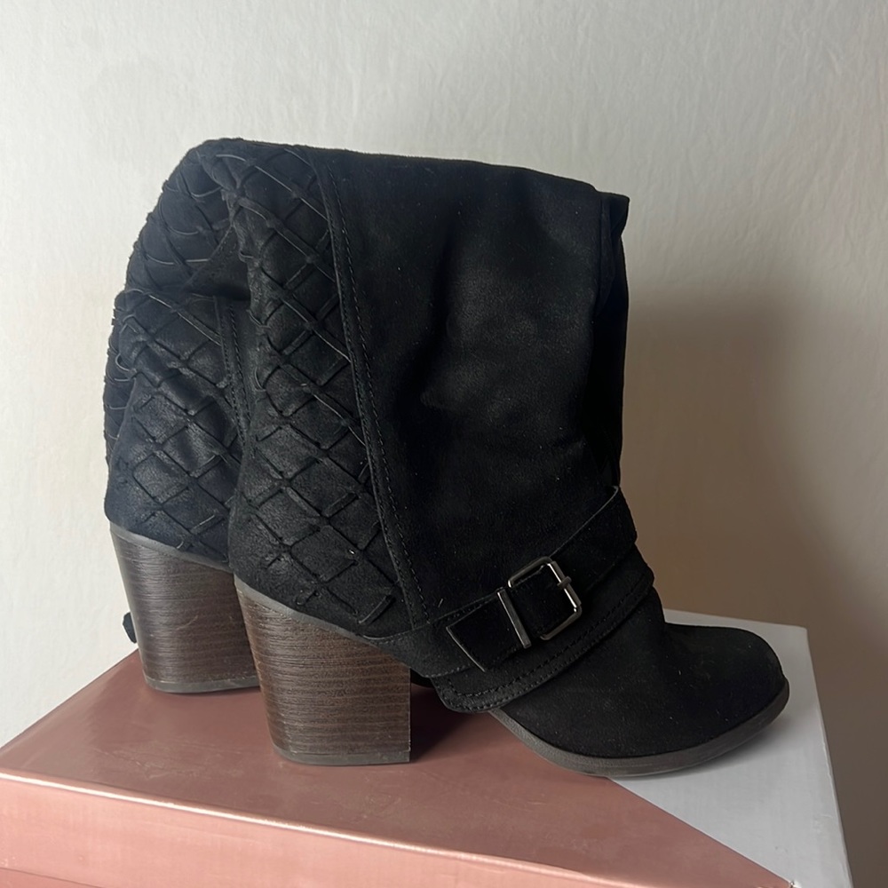 Fergalicious by Fergie size 8.5 perfect condition